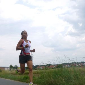 01-angela-kuehnlein-hochstrassenlauf-weisendorf-2014-01